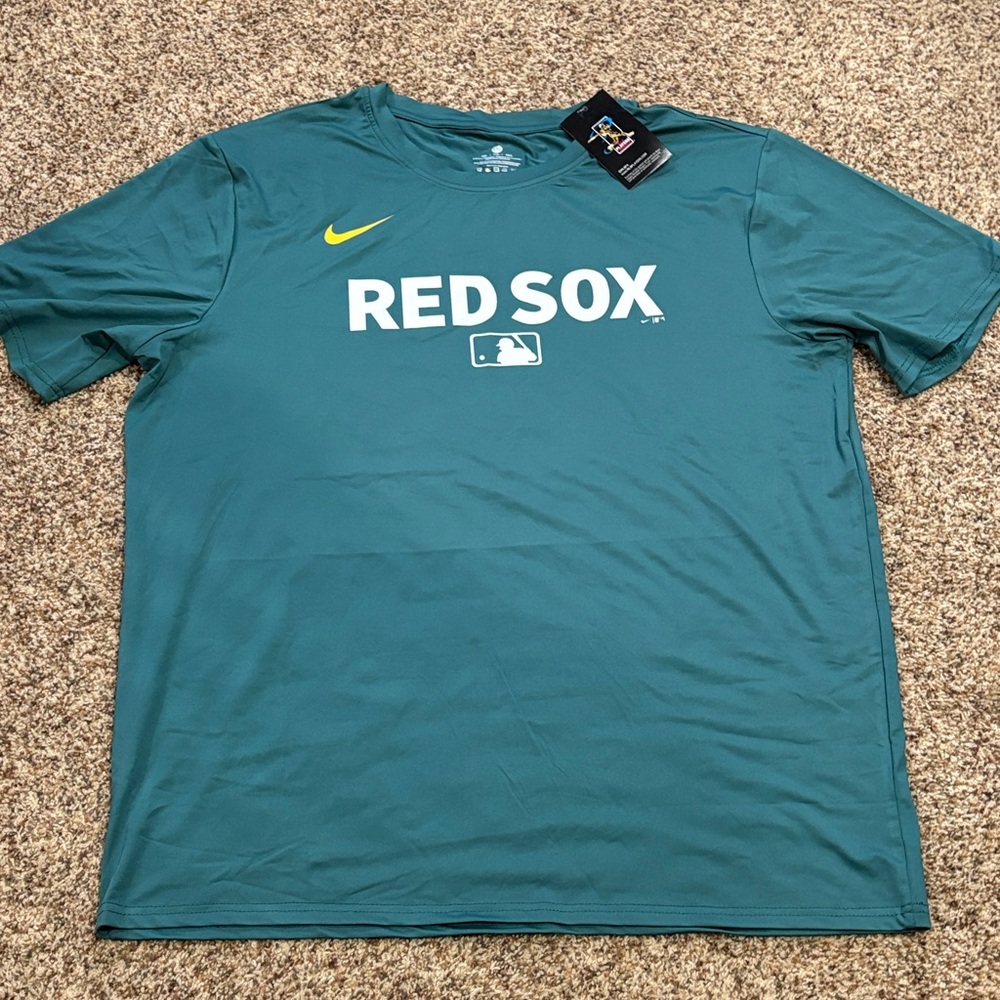Nike Men's Xxl Red Sox tee
